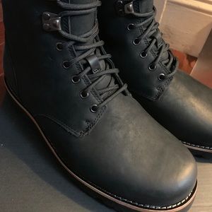 Men’s UGGS Hannen TL waterproof boots.